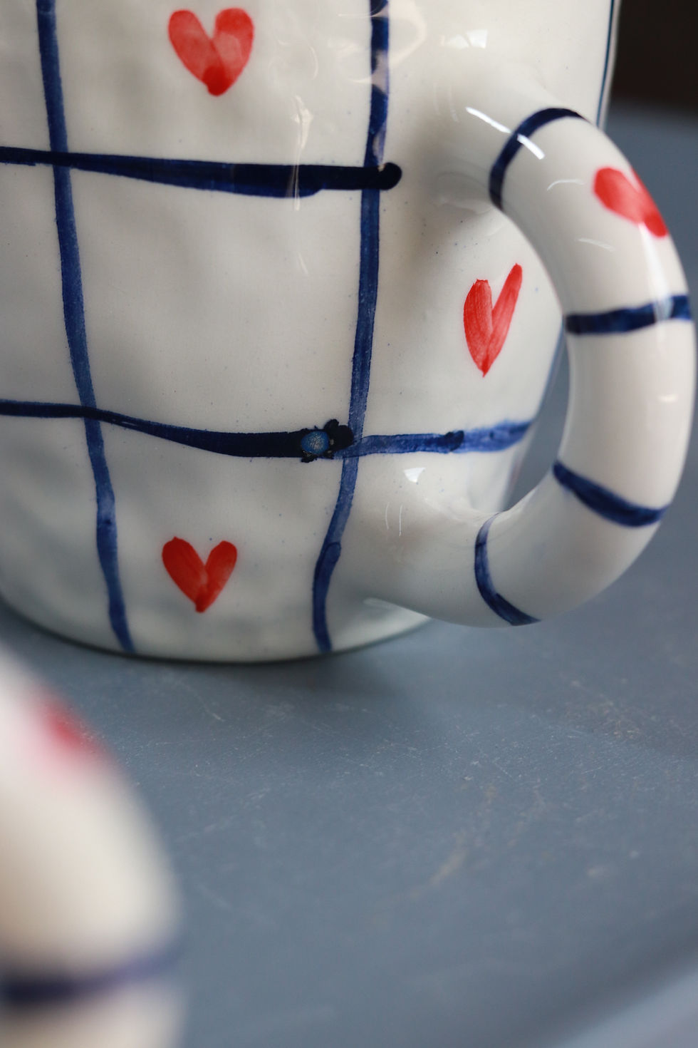 Thumbnail: chess hearts mug