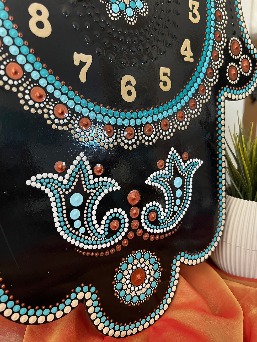 תמונה ממוזערת: עיצוב יצירות בשיטת הנקודות - שעון חמסה ענק