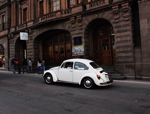 Antaño..._#vocho #centro #viejo #calle #