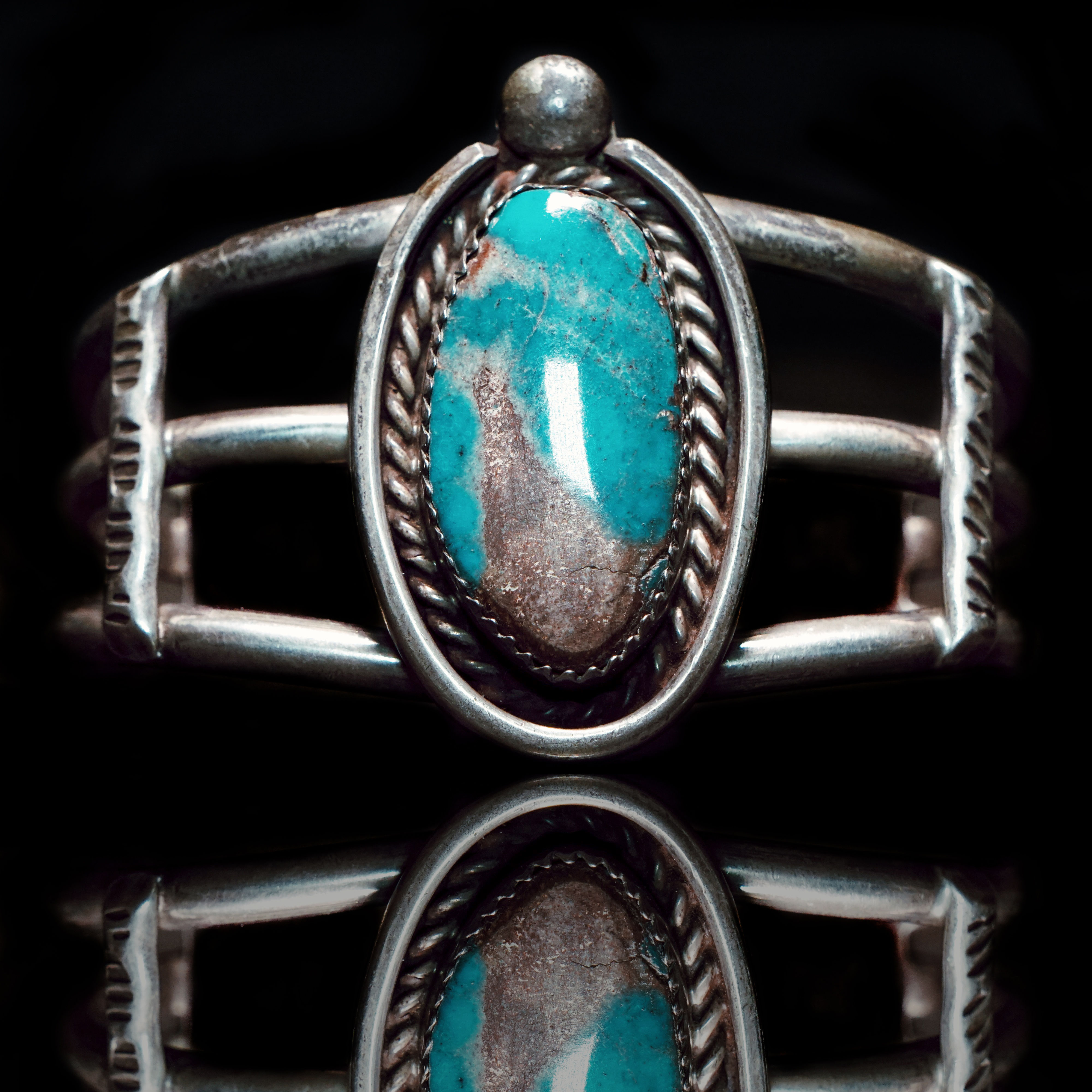 Stunning Vintage Native American Sterling Silver Cuff Bracelet