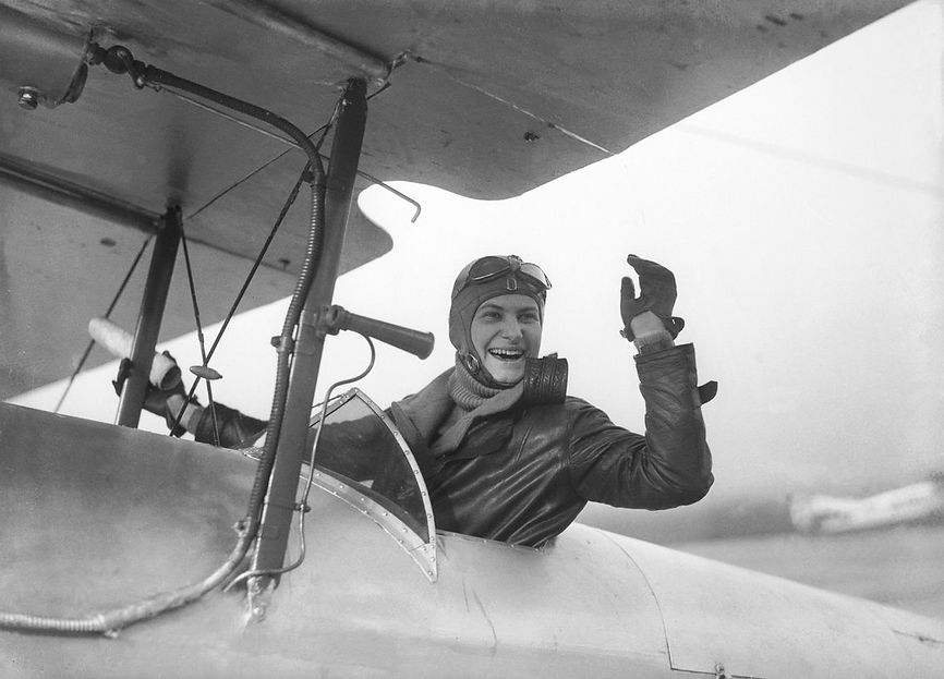 1136_helene_boucher_au_bourget_en_1929.j