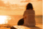 femme assise de dos ivg et fausses couches_edited.jpg