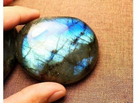 Les nombreuses vertus de la Labradorite
