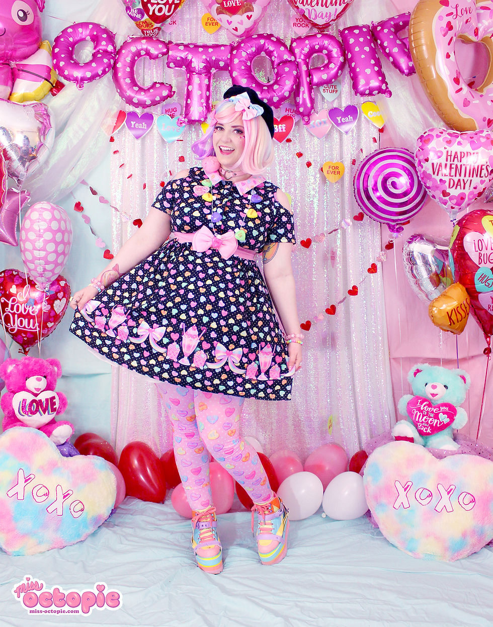 Thumbnail: "Lovely Candy Heart" Short Sleeve Cut Out Dress
