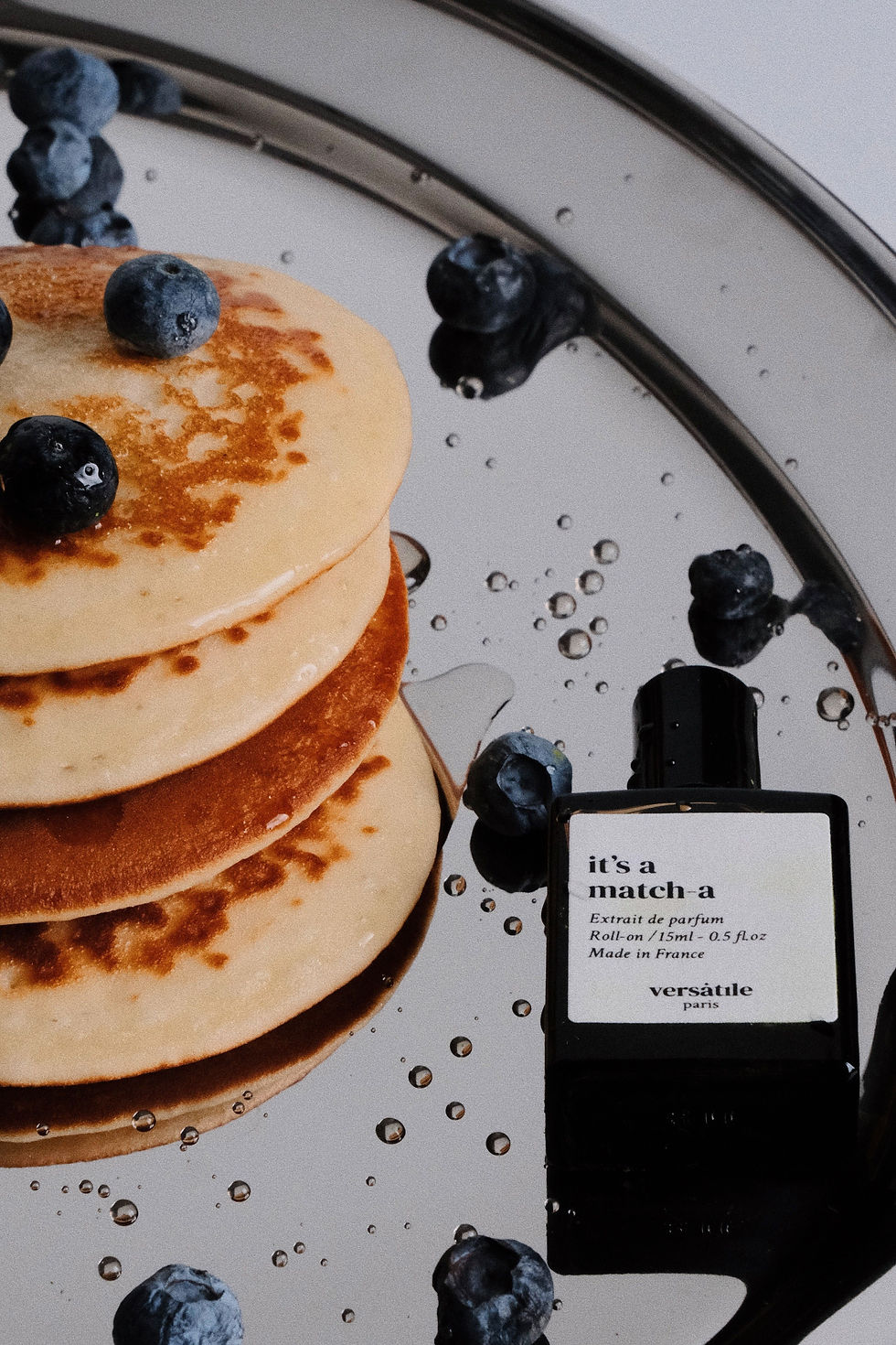 Miniatura: VERSATILE Paris - It's a Match-a