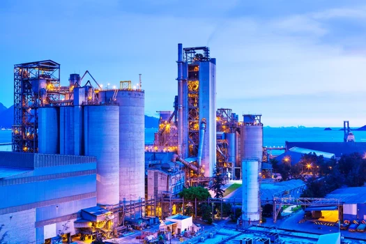 Industrial plant at night-1.webp