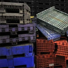 plastic pallet.jpg