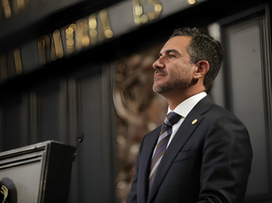 Yunes Márquez denuncia falsificación de su firma en el Senado para extorsionar