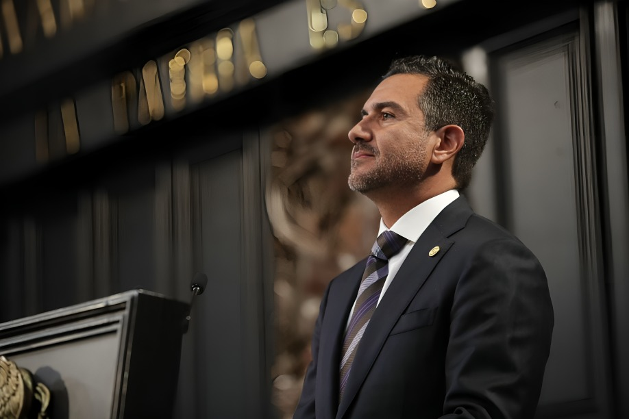 Yunes Márquez se deslindó de cualquier cobro, trámite o gestión realizada bajo su nombre y solicitó a la FGR investigar a fondo.