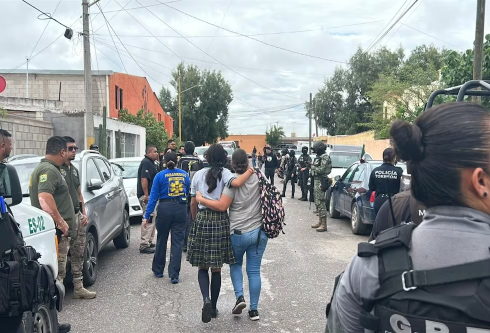 SEP condena atentado en secundaria 13 de Torreón; brindará acompañamiento a víctimas