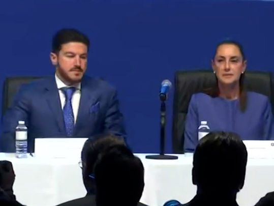 Abuchean a Samuel García frente a Sheinbaum en asamblea anual de Caintra