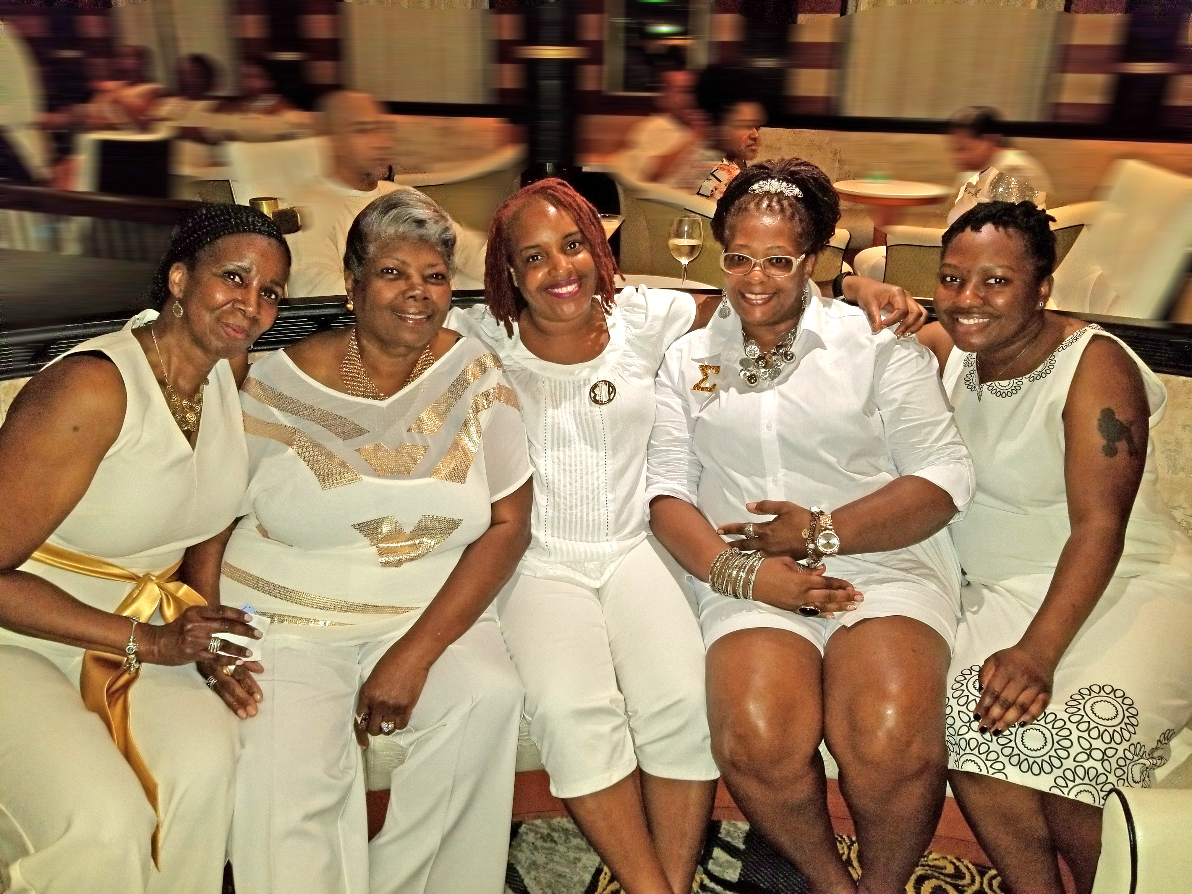 Cruise2019-WhiteParty2