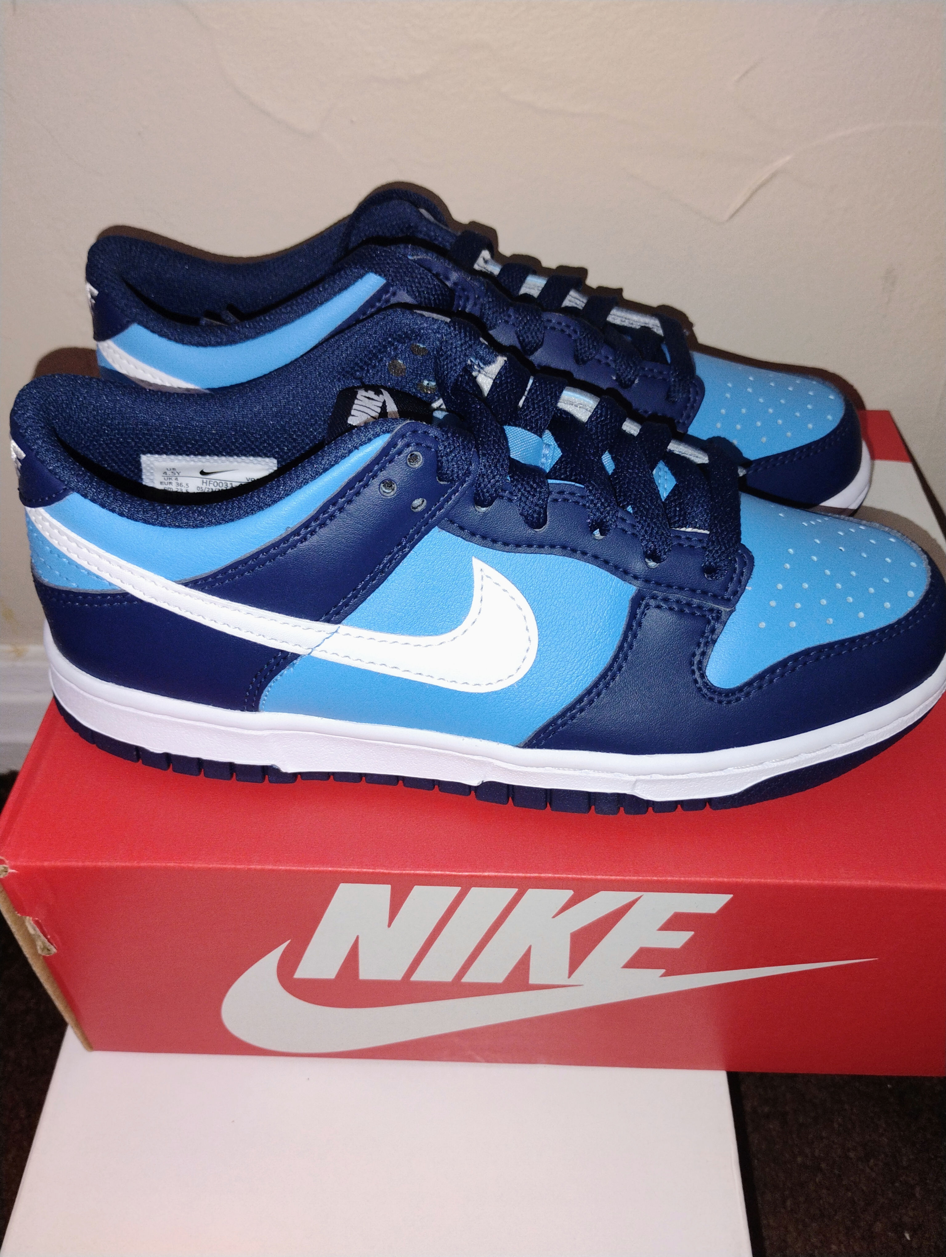 University blue/white/midnight Nke dunk low GS size 4.5 Y 6 women