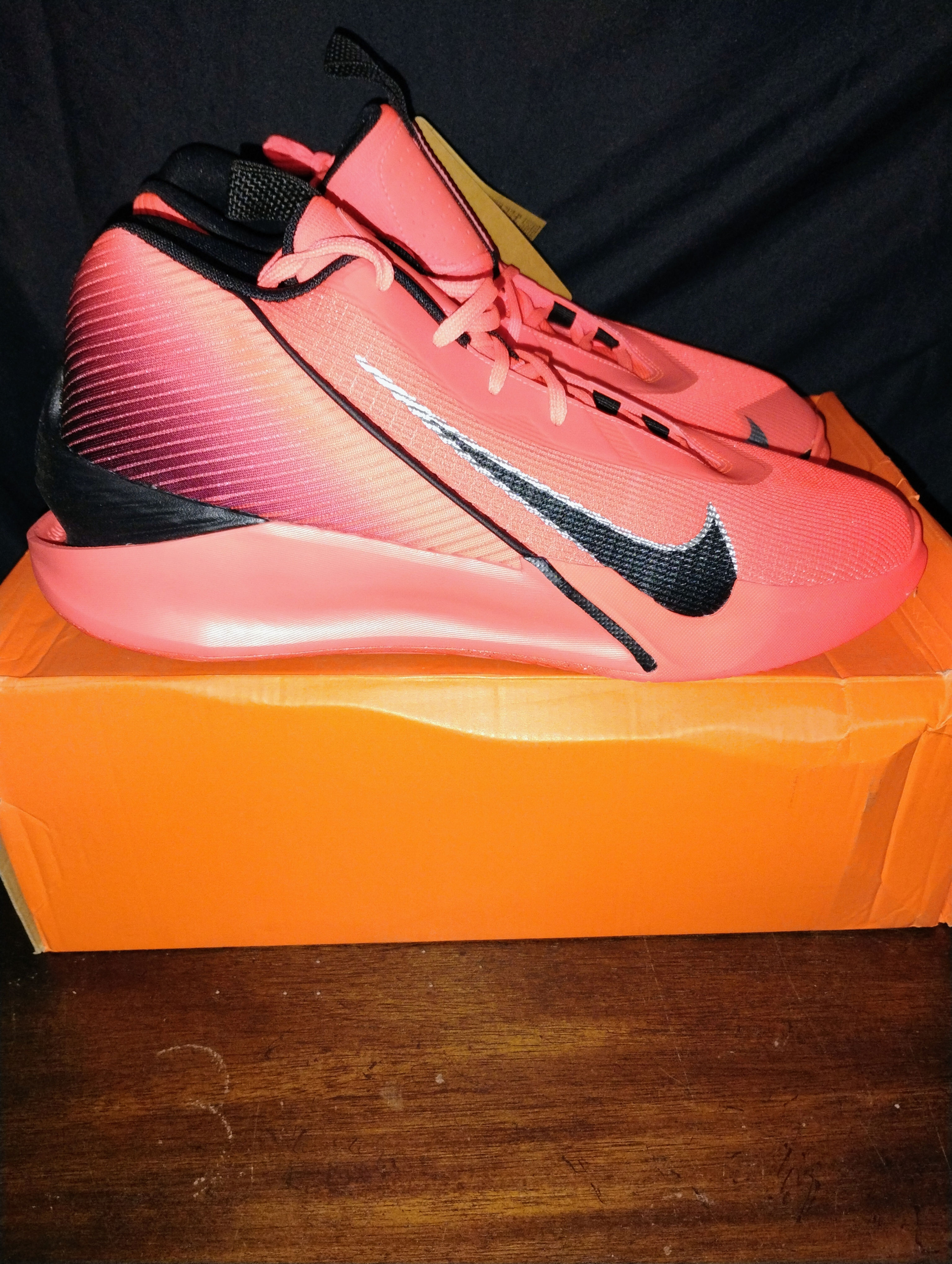 Black red Nike jump academy size 12 men 13.5 women