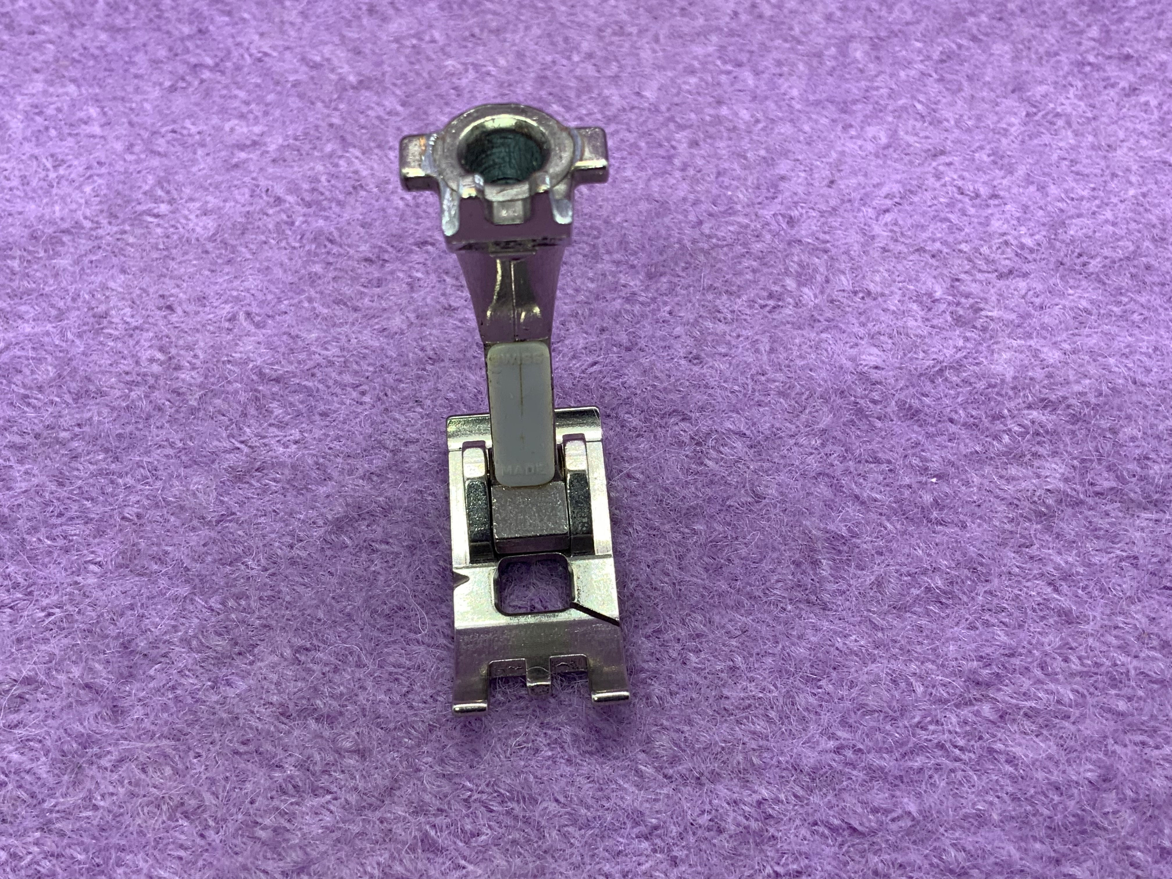 Bernina buttonhole 452