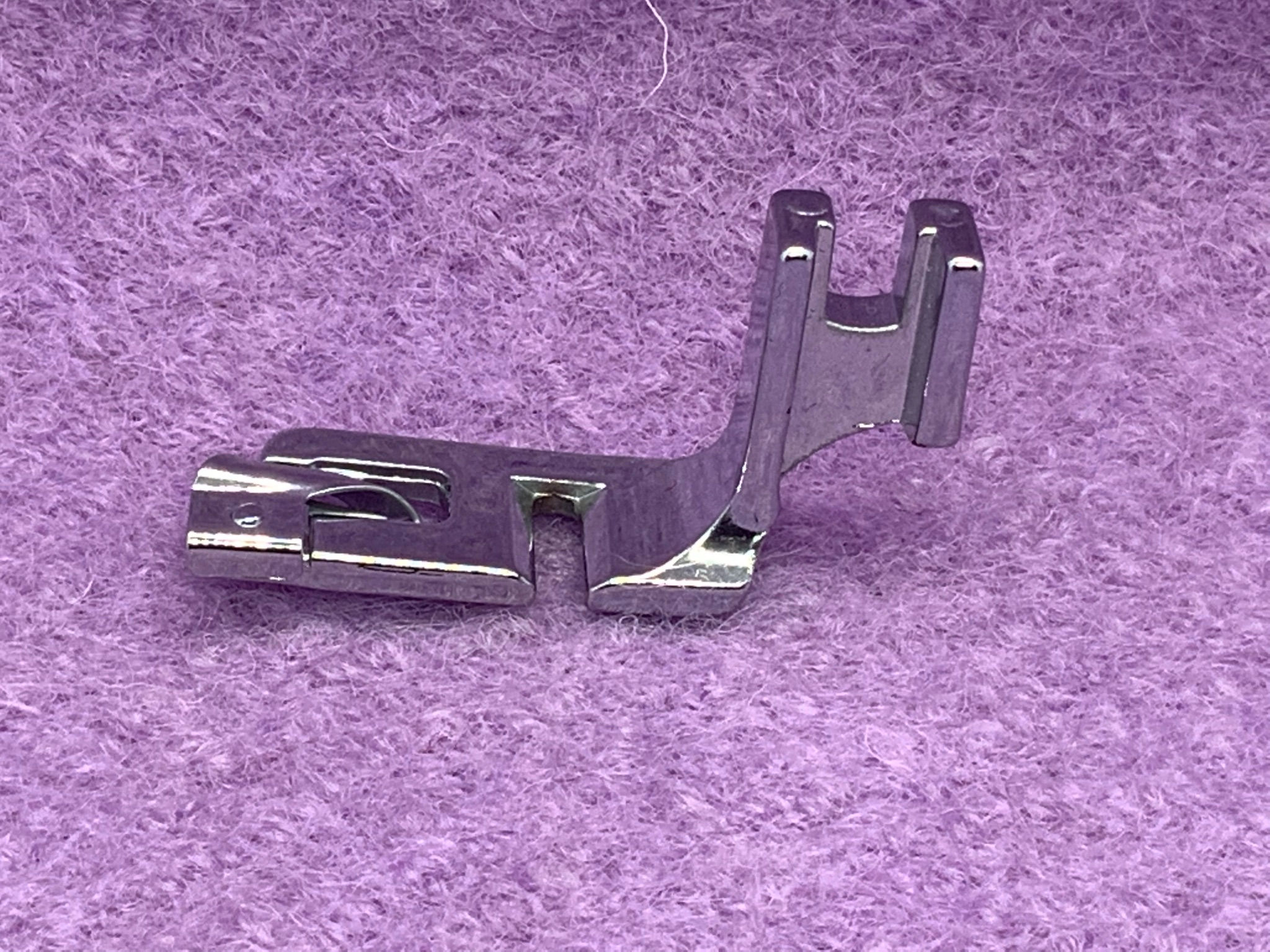 Nähmaschinen Saumfuß- 5mm Nähfuß für fasst alle Haushalt Nähmaschinen