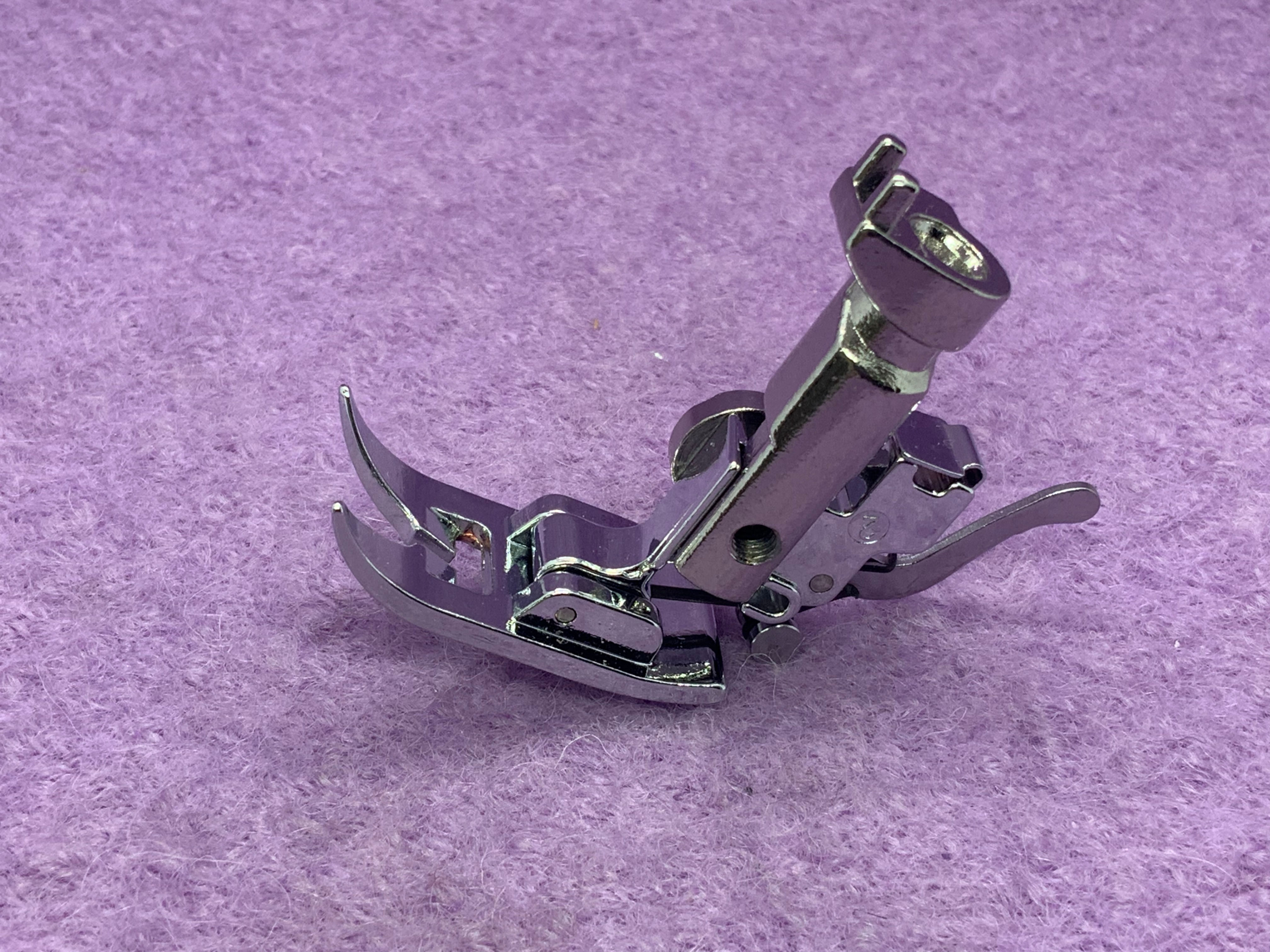 Nähfuß + Adapter für Bernina 121- 500er.600er,707.