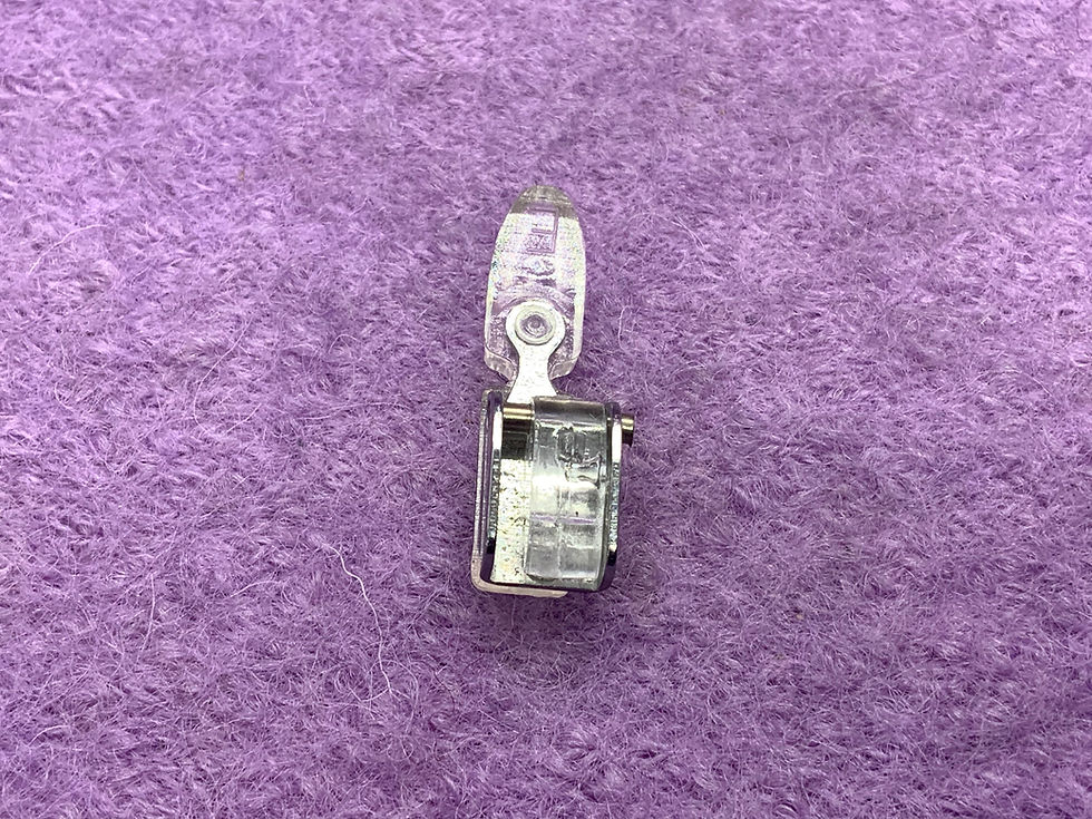 Thumbnail: Zipper foot for all Singer sewing machines