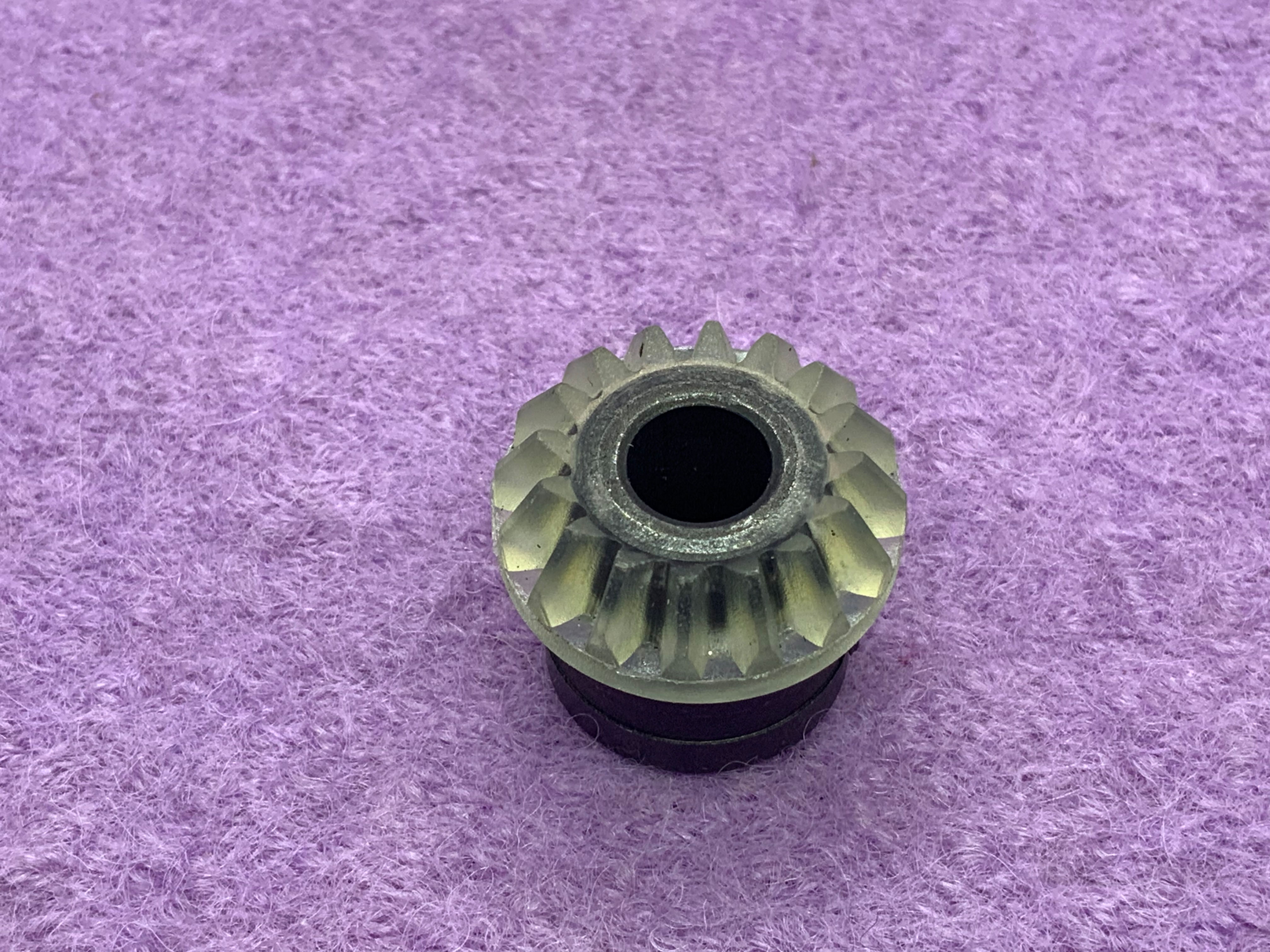 Gear for Singer sewing machines 457, 467, 477, 478, 337, 418, 488 # 155819