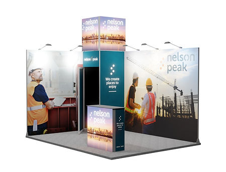 EXPOLINC CLASSIC FRAME Messestand mit Light Header – Eckstand 4 x 3 m inklusive Funktionsraum und LIGHT FRAME Counter