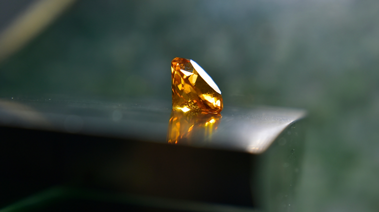 Canva amber jewel.png