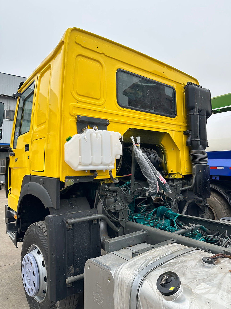 Thumbnail: Camion tracteur HOWO 10 roues
