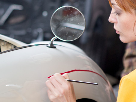 We Specialise in Pinstriping