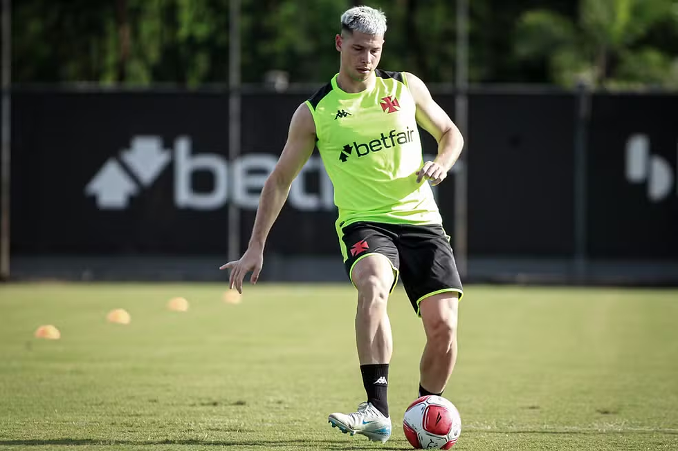 Capasso em treino pelo Vasco