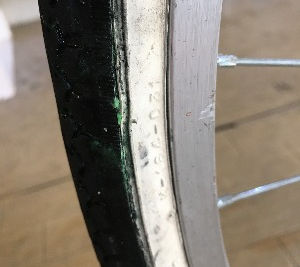 シーラント？？パンク防止剤？？仕様方法はご存じでしたか？