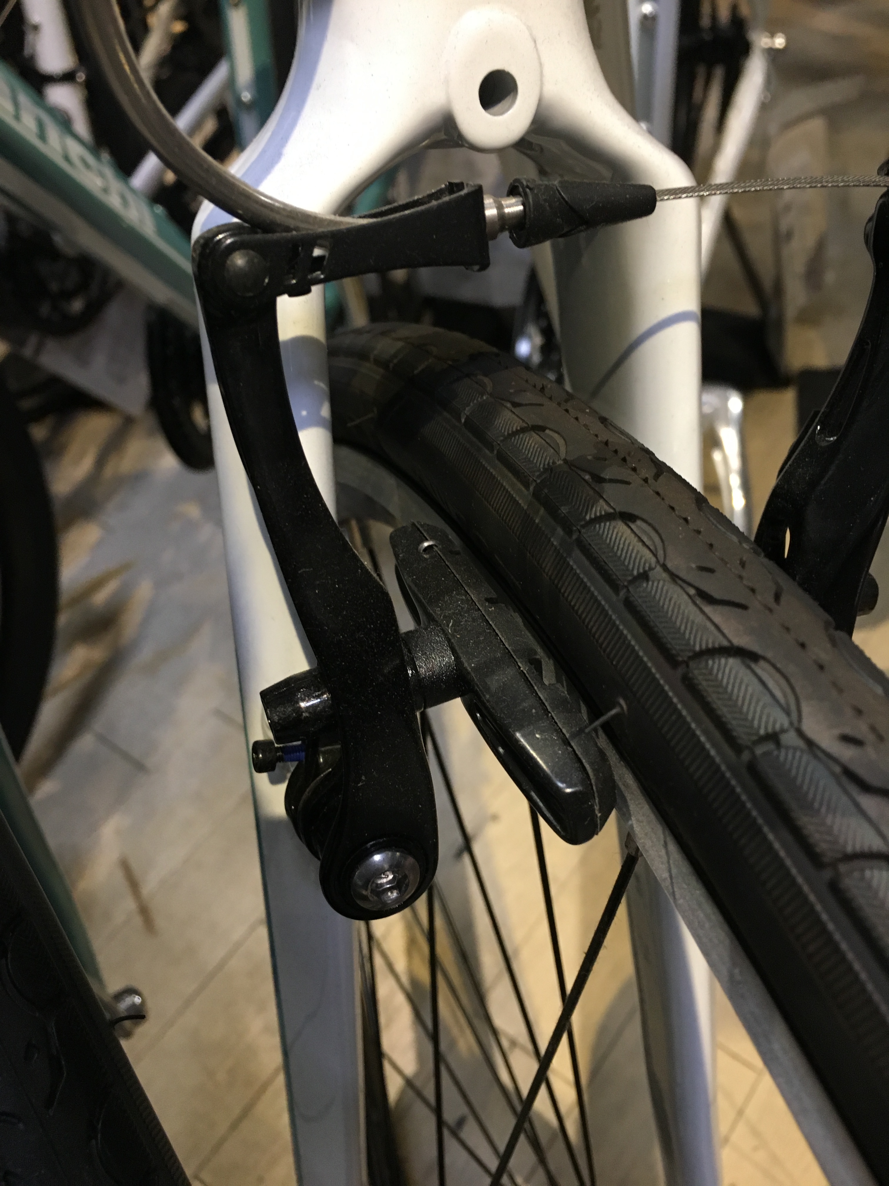 ブリヂストン 自転車 前ブレーキ 効かない