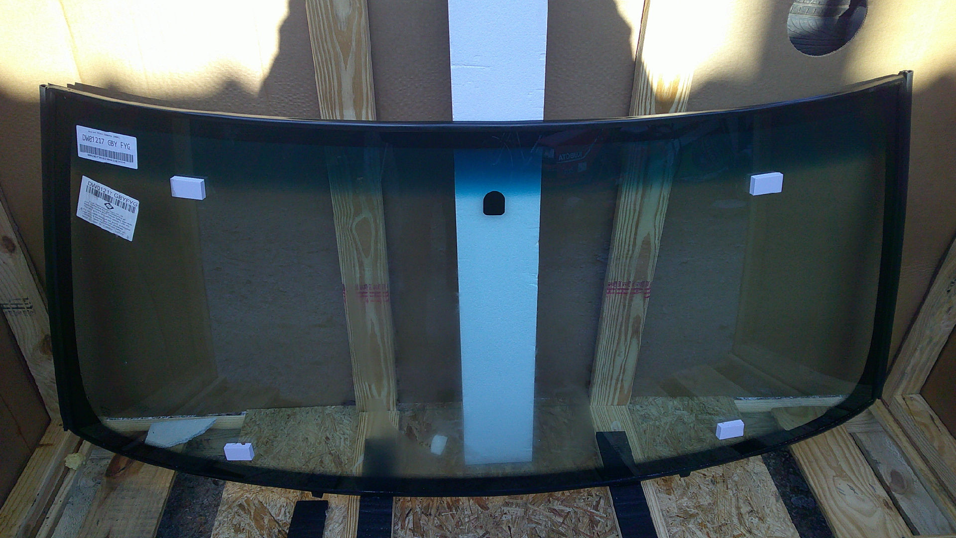 Cadillac escalade Chevrolet gmc 1995-03 windscreen dw1217 gbn