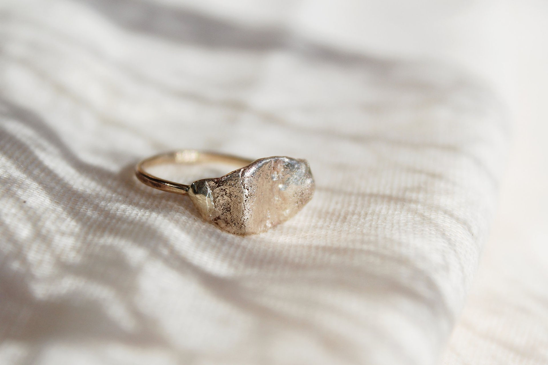 Melting gold Signet ring
