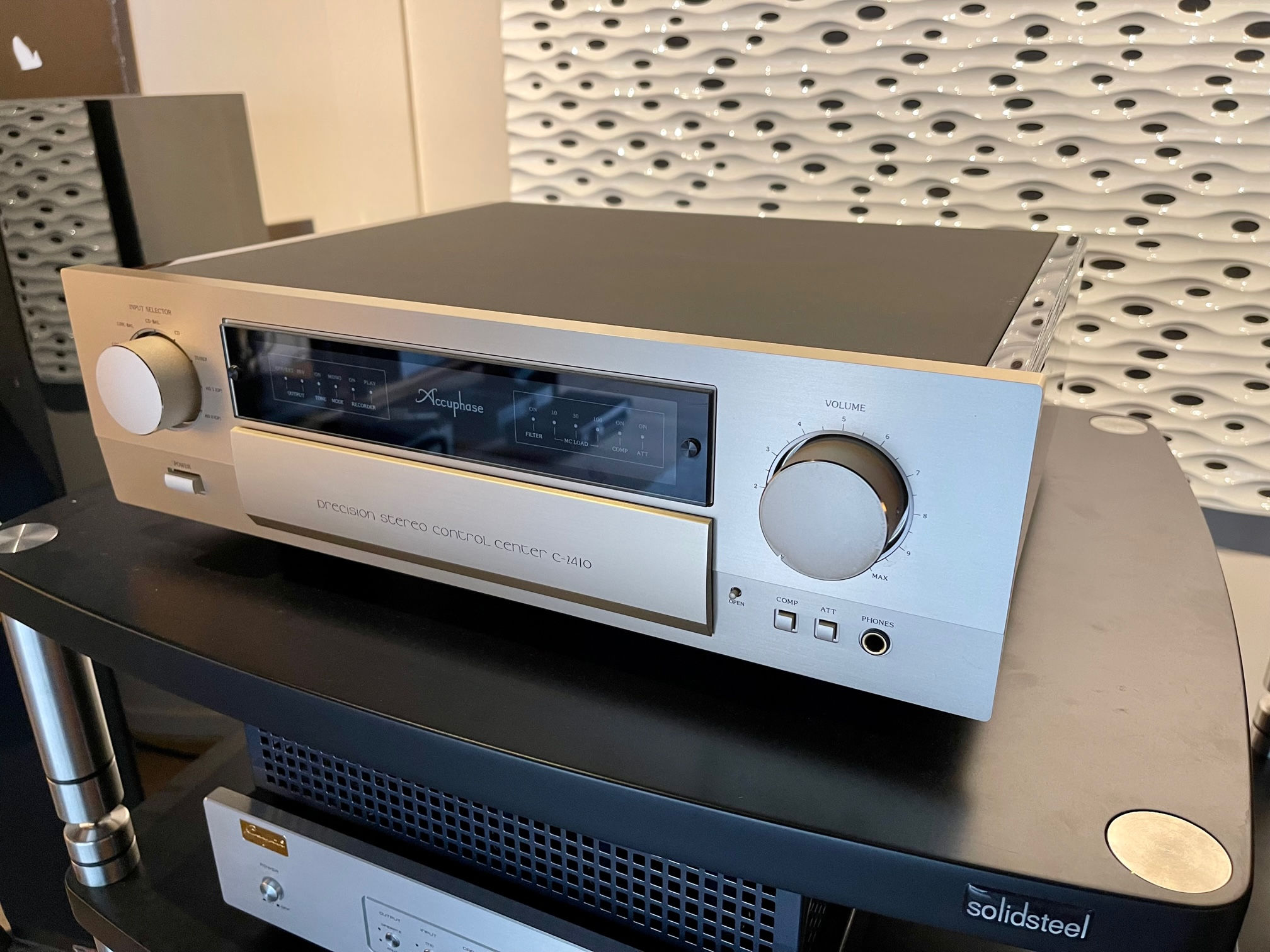 Accuphase C-2410 - voorversterker