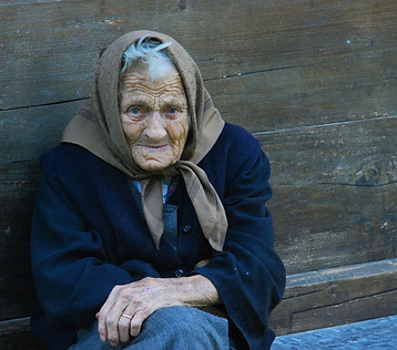 Vieja mujer que pide