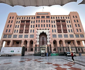 استبدال و تركيب مصعد لباب سيدنا عمر رضي الله عنه بالمسجد النبوى