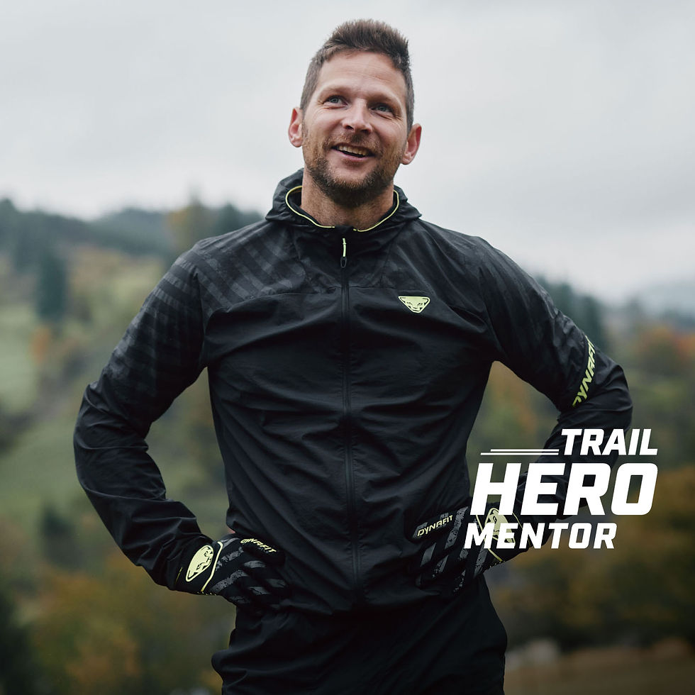 <p class="font_8">Od dětství miluji pohyb. Studoval jsem sportovní gymnázium, kde jsem získal cenné znalosti a začínal zdokonalovat svou fyzickou zdatnost v mnoha sportovních disciplínách, hlavně v desetiboji. V současnosti se soustředím hlavně na skialpinismus, horský běh do vrchu – vertical a překážkové závody. Mám za sebou návrat do sportovního světa po zlomenině stehenní kosti. Po tomto zranění mi lékaři řekli, že se už budu muset spokojit pouze s rekreačním sportováním, ale i přesto jsem tvrdě trénoval a nakonec se mi podařilo vrátit k tomu, co miluji.&nbsp;</p>
<p class="font_8"><br></p>
<p class="font_8">Skialpinismu se intenzivně věnuji tři roky. Je pro mě výzvou, ale také mě neskutečně naplňuje. Miluji ten pocit, když zdolávám vrcholy a překonávám sám sebe. To platí také pro trailový běh. Obojí s bonusem pohybu v krásné přírodě, kde se dokážu odreagovat od každodenního shonu. Překážkové závody pro mě představují skvělou kombinaci fyzického výkonu, taktického uvažování a adrenalinového zážitku. Sportování a aktivní životní styl jsou důležitou součástí mého života.&nbsp;</p>
<p class="font_8"><br></p>
<p class="font_8">V současnosti pracuji pro <a href="https://www.sachasport.cz/"><u><strong>Sachasport</strong></u></a>, který je jedním z <a href="https://www.mountainbrands.cz/magazin-clanek/dynafit-competence-center-skialpove-obchody-se-zarukou-kvality-"><u><strong>kompetenčních center</strong></u></a> Dynafit, a to mi umožnilo spojit mou lásku ke sportu s prací. Mám díky tomu možnost sdílet své zkušenosti a znalosti s ostatními sportovními nadšenci a pomáhat jim dosáhnout jejich cílů. Značka Dynafit je pro mě srdcovou záležitostí. Je to značka, které věřím a která mi pomáhá se posouvat dál. Jsem jejím pyšným ambasadorem a zkušenosti s ní rád předávám dál našim zákazníkům. Jsem také součástí běžeckého projektu <a href="https://www.instagram.com/trail2gether_ostrava/"><u><strong>Trail2gether v Ostravě</strong></u></a>, kde se nám daří posouvat limity začínajících běžců až na starty závodů! :-)</p>
<p class="font_8"><br></p>
<p class="font_8">Rok 2025 pro mě byl opět o posunu, kombinaci disciplín a hledání nových výzev. Kromě skialpinismu, který je pro mě stále srdcovou záležitostí, jsem se víc ponořil i do triatlonu, který mě začal hodně bavit a posunul mě zase o kus dál fyzicky i mentálně.</p>
<p class="font_8"><br></p>
<p class="font_8">Velkou radost mi udělala i další účast na legendární&nbsp;<strong>Sellaronda Skimarathon</strong>&nbsp;v Dolomitech, kde jsem dostal možnost znovu zažít jedinečnou atmosféru tohoto závodu – za tu příležitost jsem opravdu vděčný. Vedle toho se stále aktivně věnuji OCR závodům a běhu, které doplňují můj trénink o rychlost, sílu a překonávání vlastních limitů. Trailový svět a komunita kolem Trail2gether pro mě zůstává klíčová – sdílená energie, motivace a společné zážitky jsou tím, co mě žene dopředu nejvíc.</p>