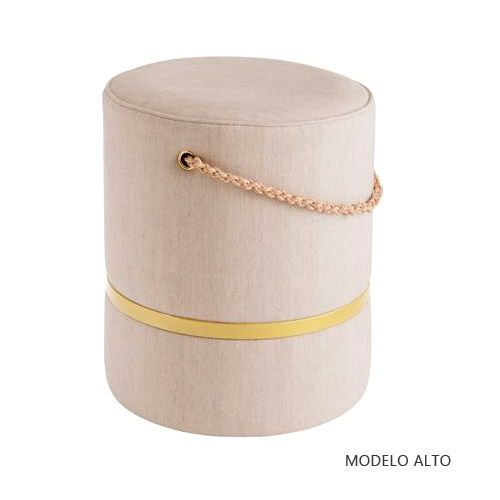 Miniatura: Pufe cilíndrico bege com alça trançada e faixa dourada. Modelo Alto.