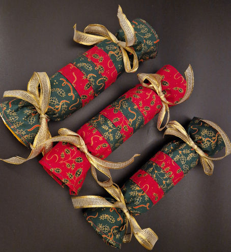 Christmas Table Fun - Christmas Crackers