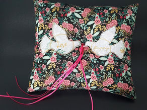 Love & Romance Ring Cushion