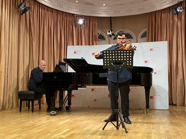 Sebastián y Alberto Mariné en homenaje a Claudio Prieto