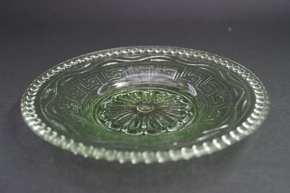 サムネイル： プレス 薄黄緑色 波に雷文皿 [M-101]