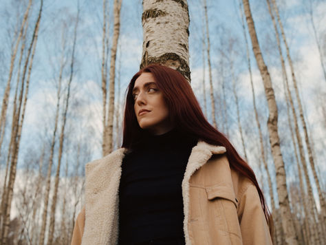 Elina Shares Emotional New Single “Love Come Around”