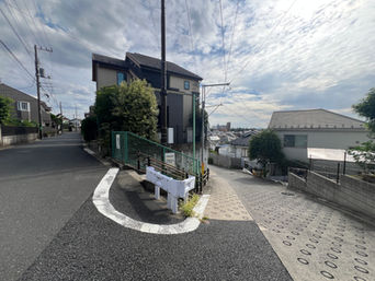 急坂のY字路