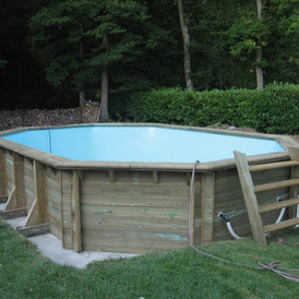 piscine-bois-octogonale-allongee-difloisirs-18-B9C91435.jpeg