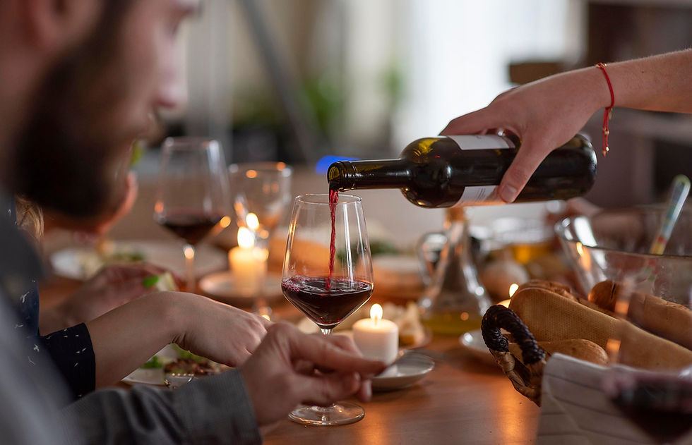 delicious-meal-best-friends-who-spending-time-together.jpg