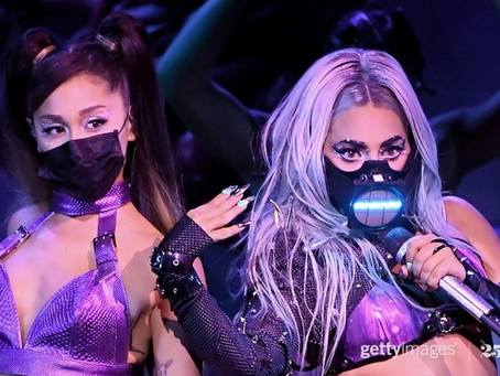 COMO LADY GAGA ARRASOU NAS MÁSCARAS