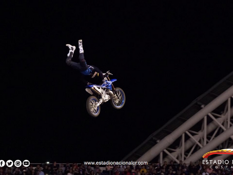 SUPER HUMANOS EN EL AIRE / SUPER HUMANS IN THE AIR