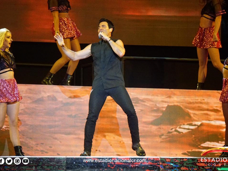 CHAYANNE NOS PUSO A BAILAR