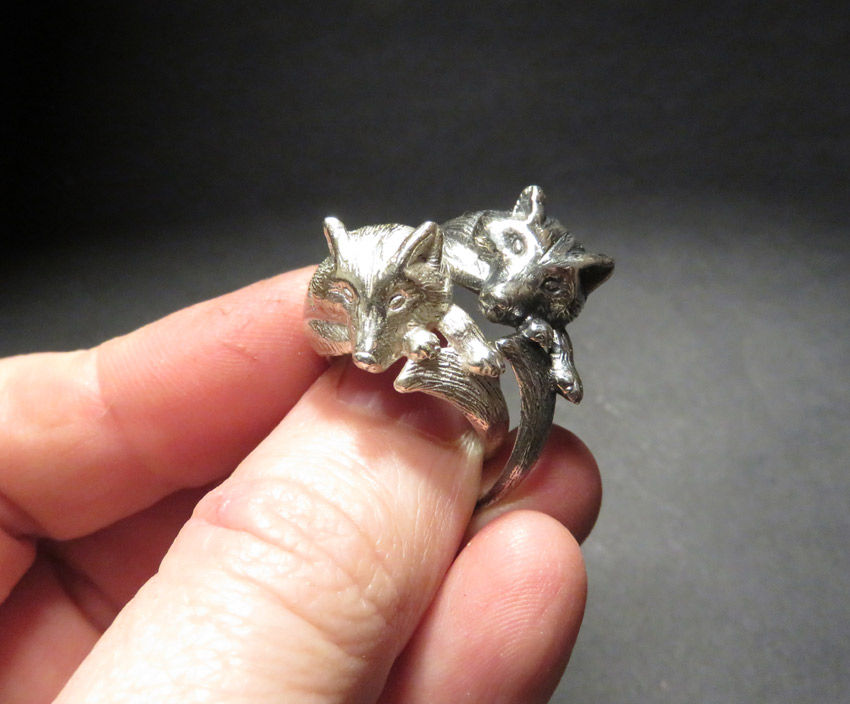 Thumbnail: Wolf Ring in Sterling Silver with Sapphire Eyes  - Totem Animal Jewelry