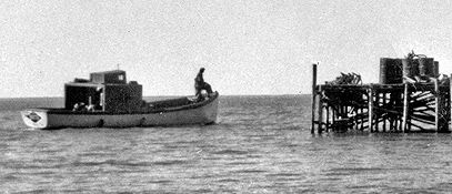 img_tiny_gasboat.jpg